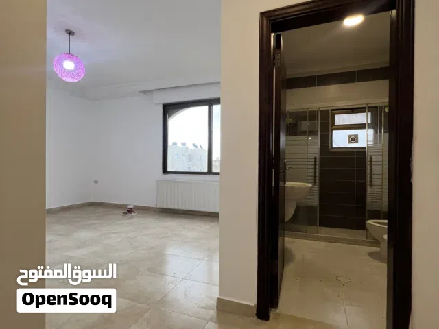 شقة فارغة للايجار 200م خلدا خلف مخابز برادايس 5000د