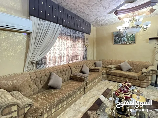 كورنر اماراتي خليجي مريح لغرفة جلوس او معيشه بلون عسلي مميز السعر 130 دينار السعر قابل للتفاوض
