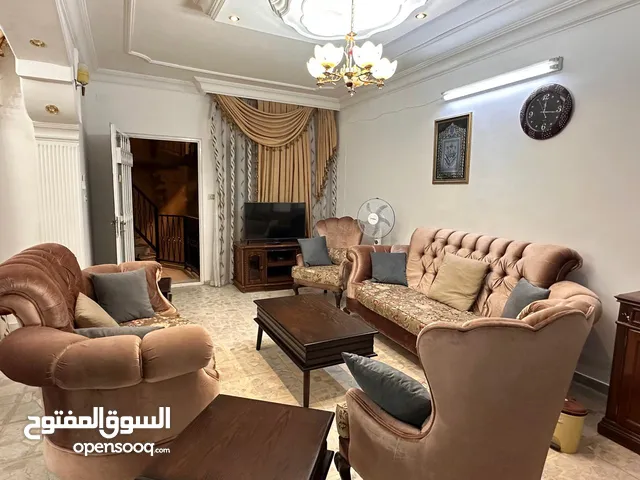 180 m2 3 Bedrooms Apartments for Rent in Amman Tla' Ali