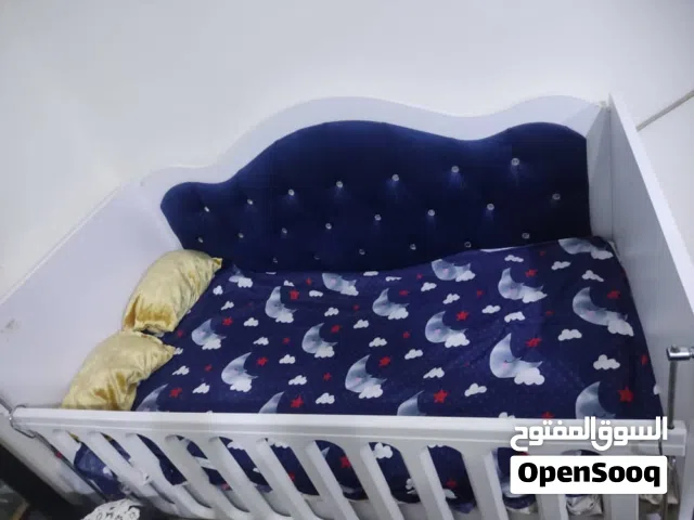 سرير اطفال مستعمل