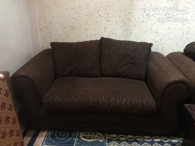 طقم كنب امريكي مع طاوله كبيرة