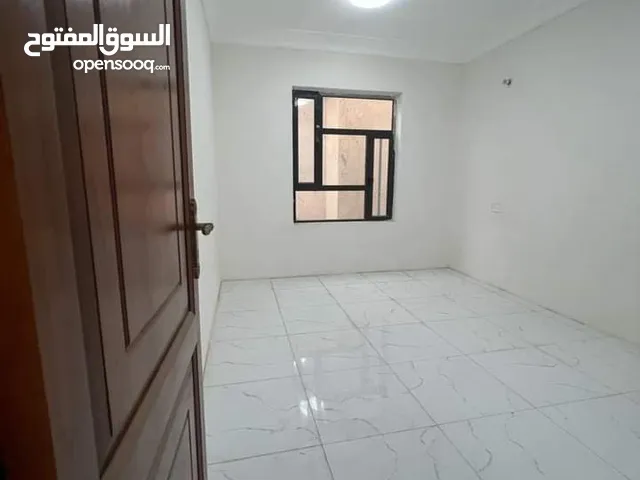250 m2 5 Bedrooms Apartments for Rent in Sana'a Bayt Baws