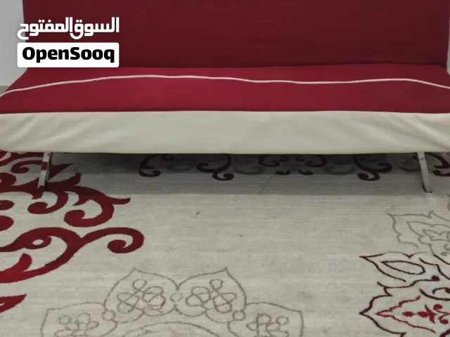 3 كنبات للبيع بحاله جيده ويمكنك تحويله الى سرير