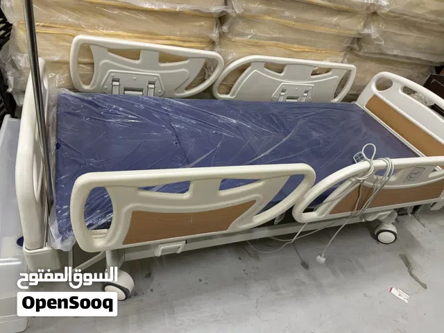 سرير طبي جديد