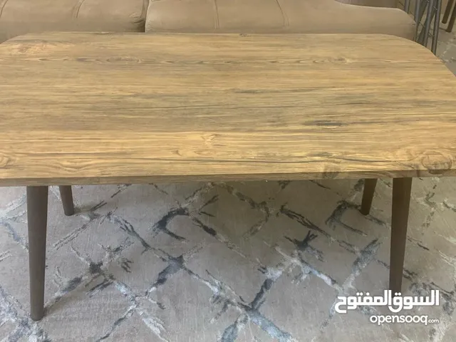 طاولات وسط بحالة ممتازة للبيع