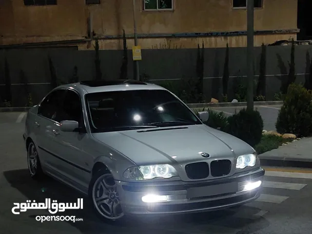 BMW 320i. للبيع