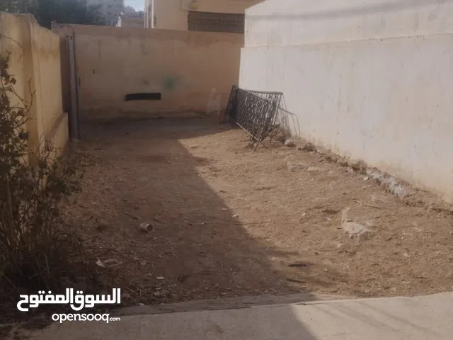 130 m2 3 Bedrooms Apartments for Sale in Zarqa Al Zarqa Al Jadeedeh