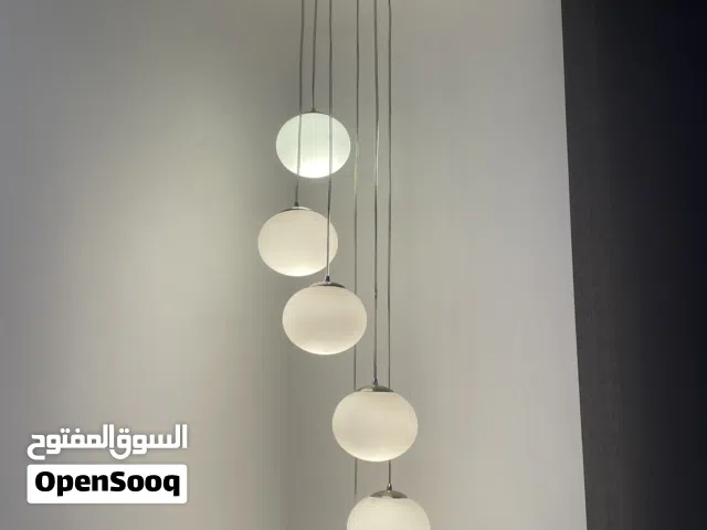 نجفة معلقة مودرن بتصميم كرات أنيقة