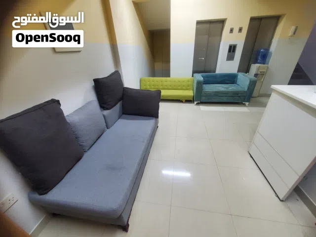 اثاث منزلي مستعمل باسعار لا تقبل المنافسه  السعر علي حسب  غرف نوم فندقيه كامله باسعار  جيده   Used h
