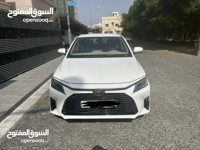 للبيع تيوتا يارس 2023 Toyota yaris 1500 cc