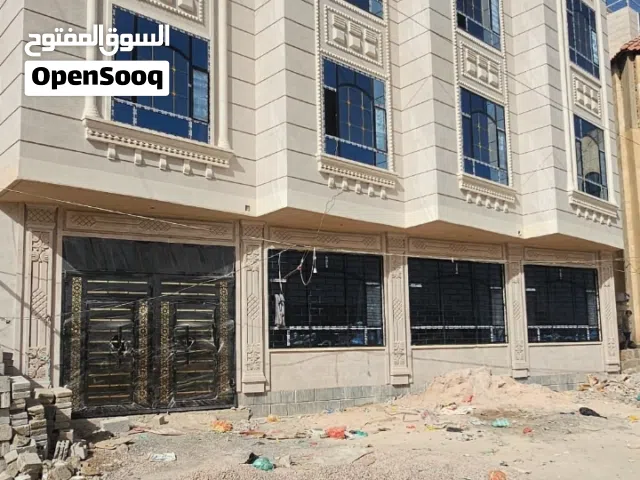 وفرنا لكم عماره سكنيه بتصميم حديث على شارع رسمي خمس شقق فخمه حي راقي وسعر مغري الحق العرض لايفوتك