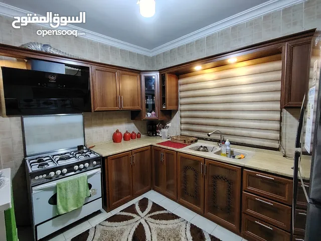 شقه للبيع طابق اول