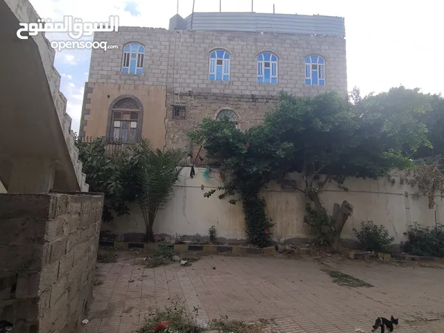 بيت شعبي ثلاث أدوار للبيع والارضية للبيع 4 لبن في صنعاء