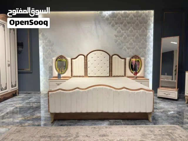 غرفة تركي لوسي نفرين كريمي و جوزي