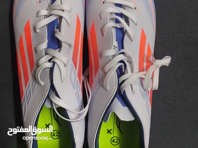 43 Sport Shoes in Amman