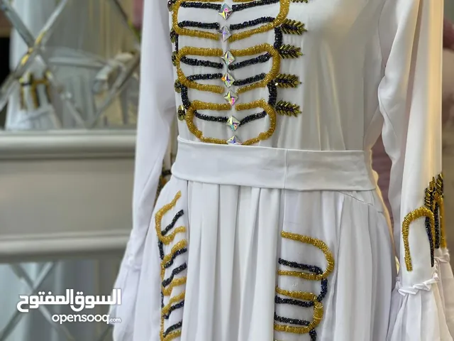 قفطان نسائية للبيع : عبايات وجلابيات : ملابس : أزياء نسائية مميزة في عُمان