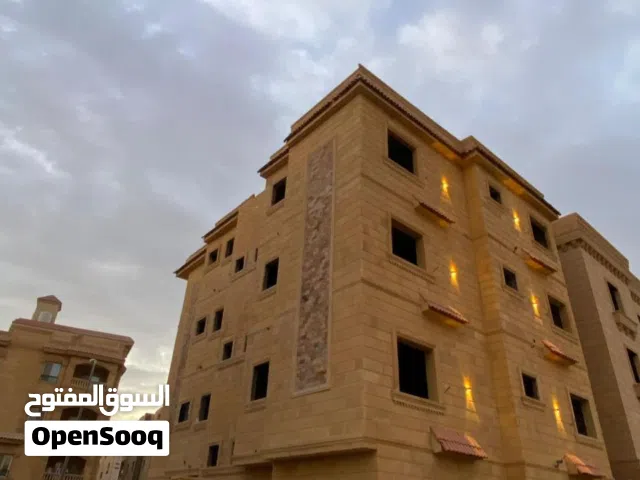 شقتك دور ارضي بجاردن علي 3 نواصي في جاردينيا هايتس 1  الشقه 180 م 3 نوم و 2 حمام و 2 رسبشن  و معاها