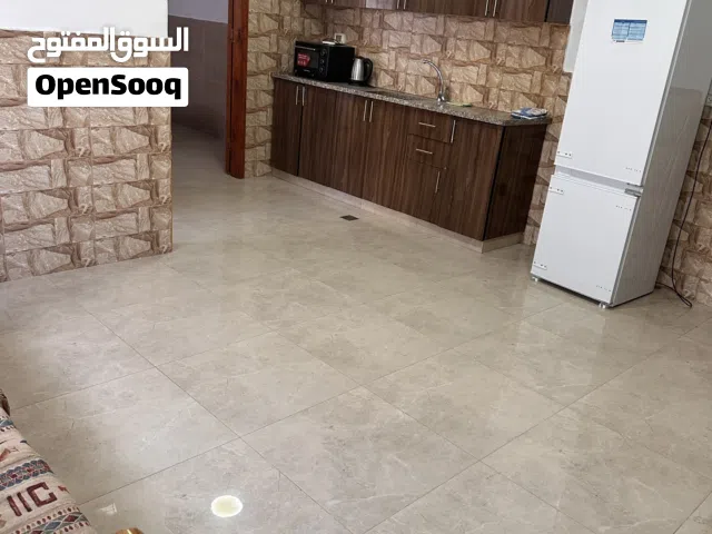 شقة مفروشة للإيجار قريبة من معبر 300