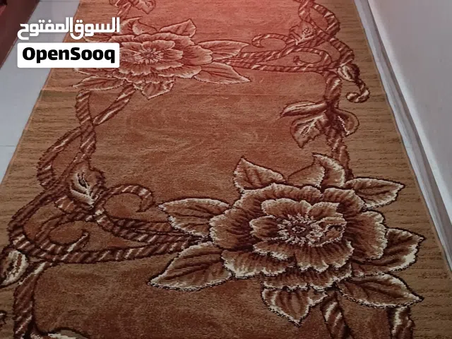 مدرج سجاد مستعمل شبه جديد
