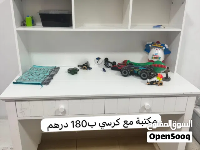 طاولة تلفزيون ب150 ثقيلة جدا