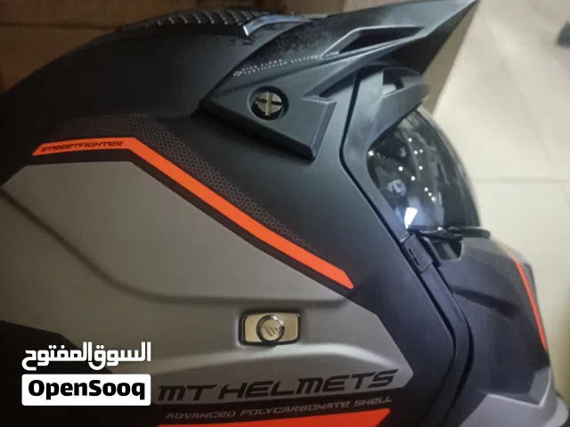 بدله مع خوذه