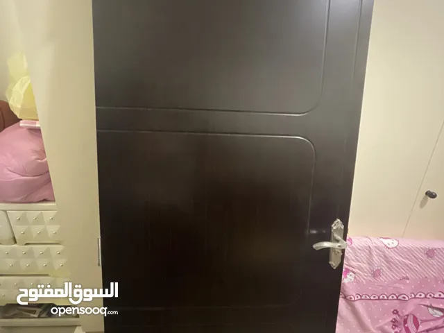 باب خشبي للبيع