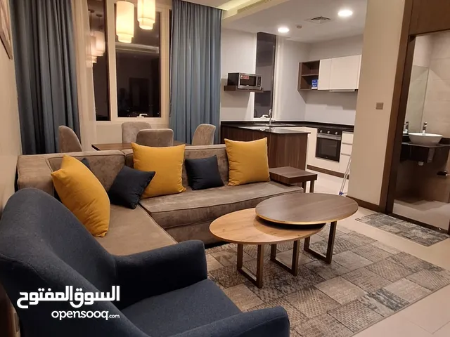 للإيجار شقه فخمه في الجفير برج جديد عوائل بسعر 350 دينار با القرب من مجمع الواحه