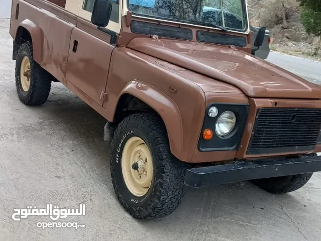 Land Rover Defender 1984 in Al Batinah