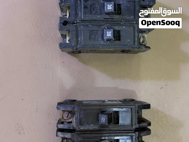 قاطع  للبيع واحد 100 امبير واحد 30 امبير