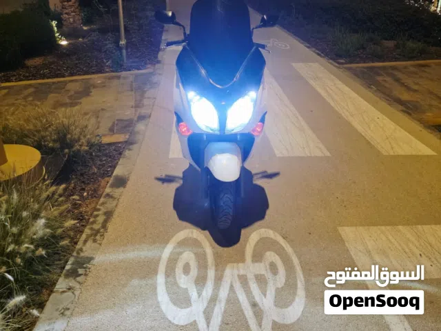 2015 هوندا Silver Wing ABS