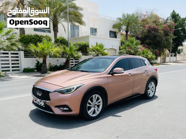2017 Infiniti Q30 Luxe