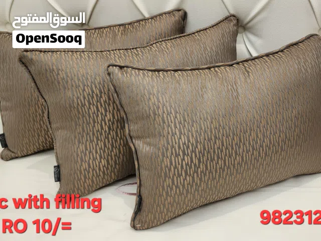 مخدات متنوعه