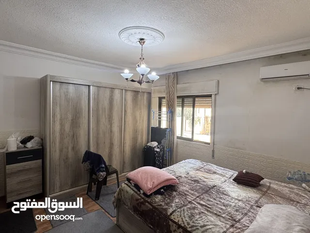 شقه بموقع ممتاز للبيع بالمقابلين حي ابو الراغب