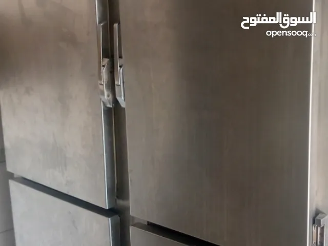 ثلاجه خزين كبيره............................................................................