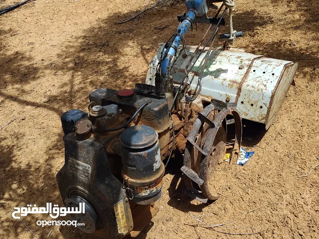 جرار زراعي يدوي