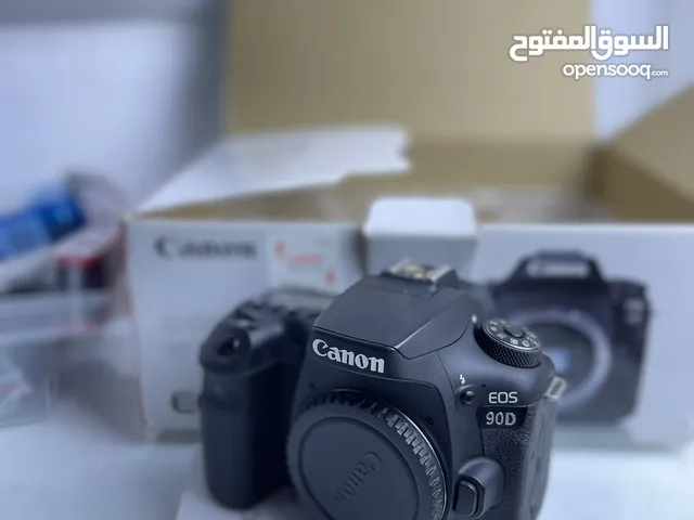 كاميرا كانون 90d مع عدسة كانون 50mm فتحة 1.4 مع كافة ملحقتها النظافة 100‎%‎