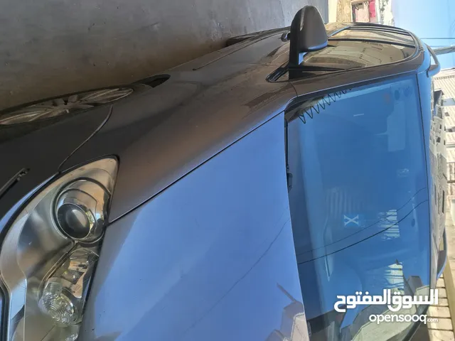 فولسفاجن توران 1400 تيربو بنزين موديل 2010