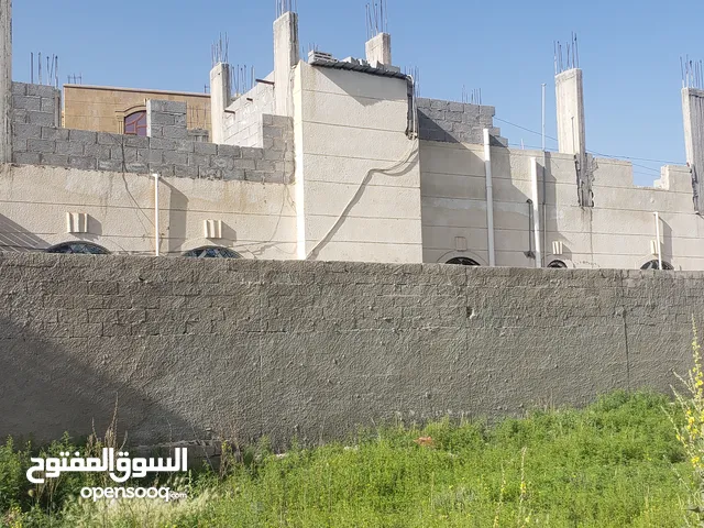 فله فخمه عرطه للبيع في ارتل اربع لبن ونص حوش واسع دائر على البيت بناء فخم مقاولة شخصيه انا صاحبها