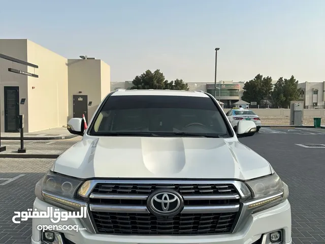 Toyota Land Cruiser 2013 v8 full option