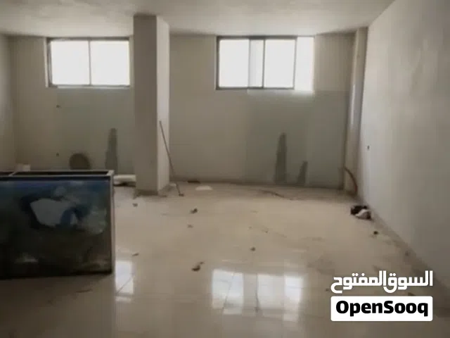 محلين. على راس الجورة بعمارة زوار الطابق. الاول. للأيجار
