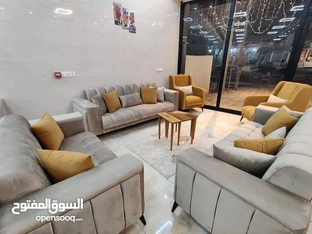 تخم موديلات مختلفه وب اسعار مختلفه نشتغل حسب الطلب متوفر كل الالوان