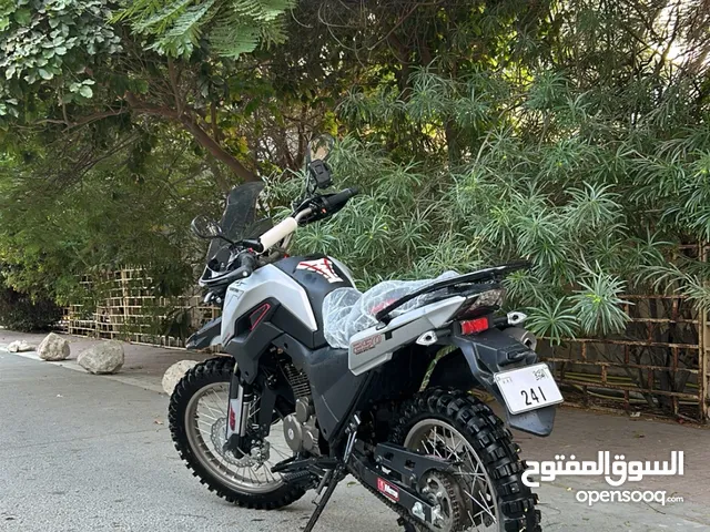 للبيع دراجة بحاله الوكالة النوع شارميكس 250 اول مالك من الوكاله اقرأ الوصف