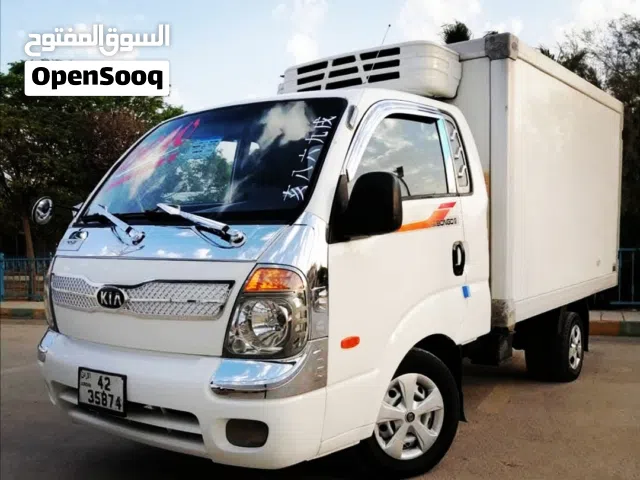 كيا بنجو ثلاجه 2010 غرفه وربع بحاله ممتازه