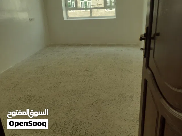 شقة خلف جولة دار سلم 3 وحمامين ومطبخ ب55 الف