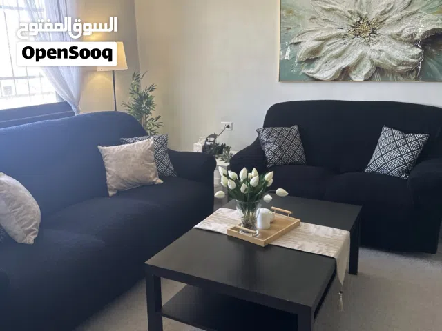 طقم كنب ريركلاينز امريكي الرجلين بفتحو على 4 كراسي بالصور الطقم على كفر من نفس لونه اسود