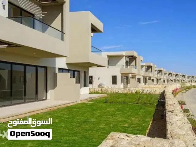 شاليه فاخر متشطب بالكامل بالتكييفات في قلب العين السخنة بإطلالة ساحرة .