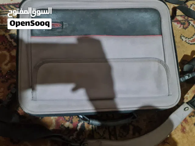 شنطة لابتوب للبيع بحالتها