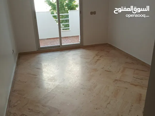 شقة رائعة مؤمنة و راقية