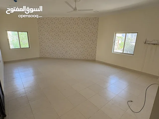 شقة للايجار في قلالي غرفتين ماستر صالة واسعة مخزن مصعد موقف خاص