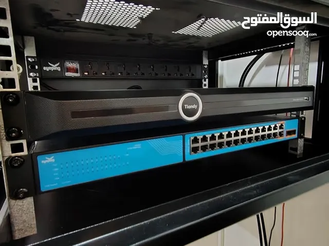 فني لتركيب منطومات كاميرات